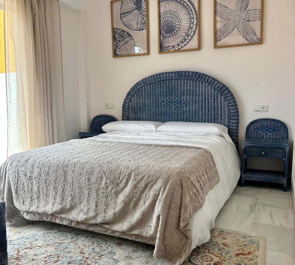 3 Bed Duplex Beach Side Elviria Marbellac 0*,  Espagne